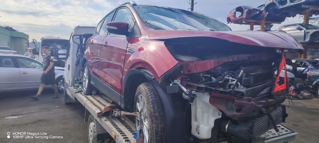 Torpedou Ford Kuga 2015 SUV 2.0 T8MC
