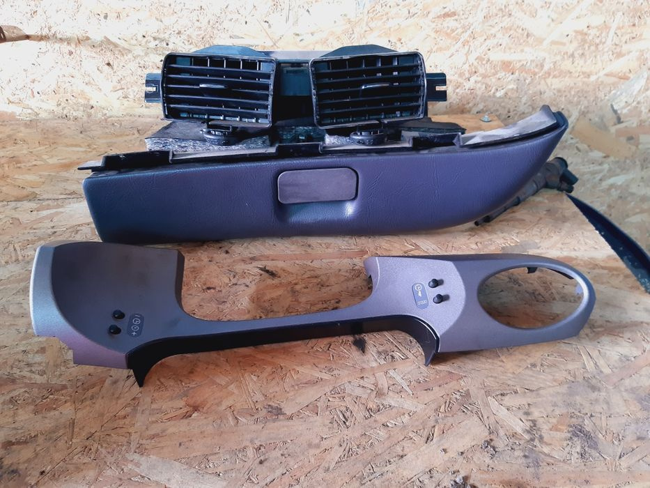 Torpedou/guri aerisire/grile/ornament ceasuri Mercedes A-class W168
