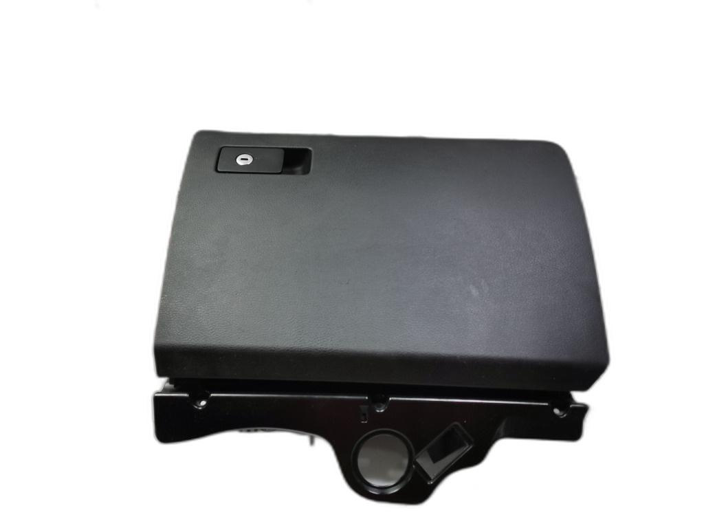 Torpedou Volkswagen Passat (3C5) Combi 2009 2.0 TDI OEM 3C1857097BD