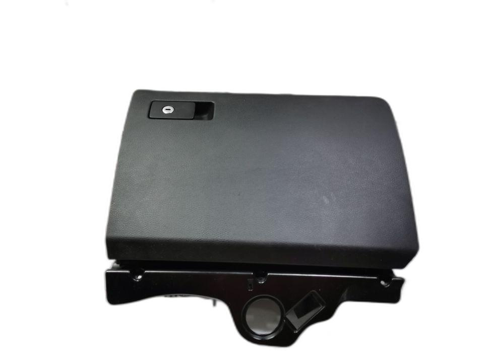 Torpedou ​Volkswagen Passat (3C5) Combi 2009 2.0 TDI OEM 3C1857097BD