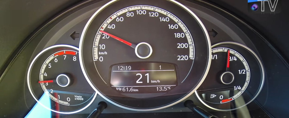Toti il lauda si il compara cu primul Golf GTI. TEST DE ACCELERATIE cu noul up! GTI si al sau motor in trei cilindri Toti il lauda si il compara cu primul Golf GTI. TEST DE ACCELERATIE cu noul up! GTI si al sau motor in trei cilindri