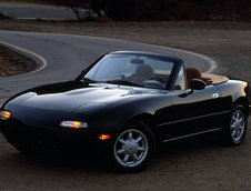Totul despre istoria de 25 de ani a modelului Mazda MX-5