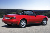 Totul despre istoria de 25 de ani a modelului Mazda MX-5