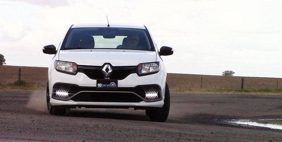 Totul despre Renault/Dacia Sandero RS: merita sa se vanda si in Europa?