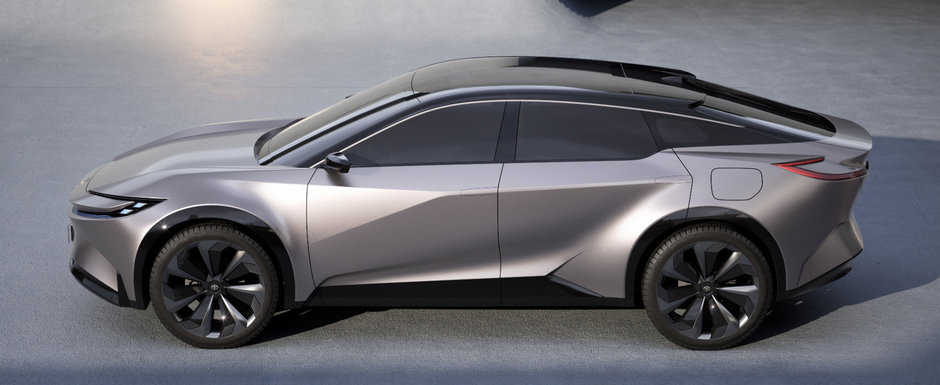 Toyota a publicat acum primele fotografii si informatii oficiale. Cea mai noua masina a japonezilor ia forma unui sedan cu alura de fastback si garda la sol de SUV