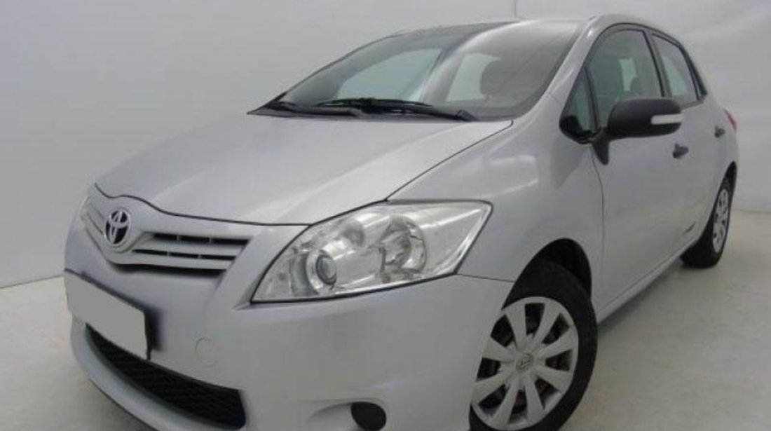 Toyota Auris 1.3 VVT-i Terra 99 CP 2012