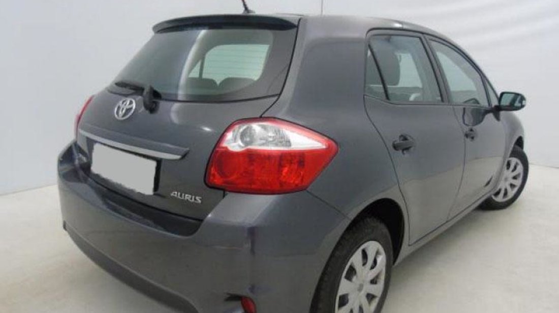 Toyota Auris 1.33 Dual-VVT-i Terra 99 CP 2013