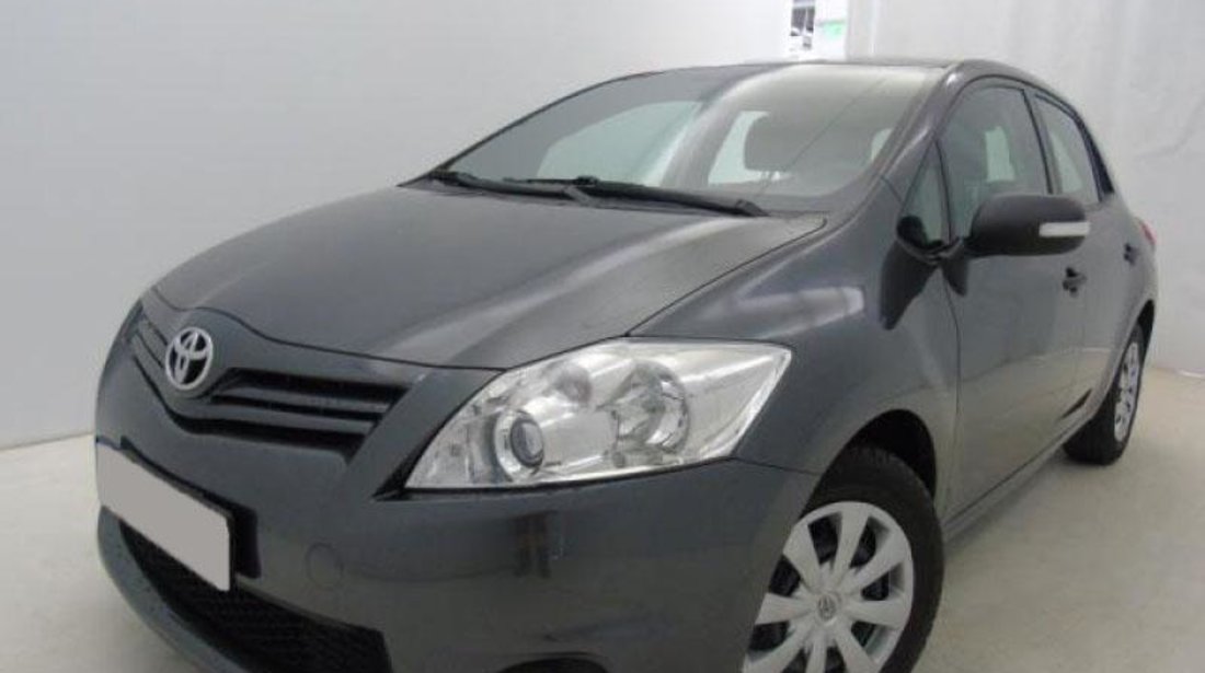 Toyota Auris 1.33 Dual-VVT-i Terra 99 CP 2013