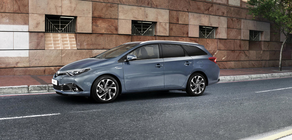 Toyota Auris facelift vine si cu motorizari noi