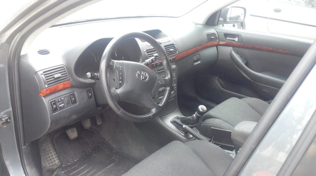 Toyota Avensis 2.0 2005