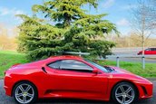 Toyota Celica transformata in Ferrari F430