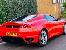 Toyota Celica transformata in Ferrari F430