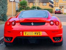 Toyota Celica transformata in Ferrari F430