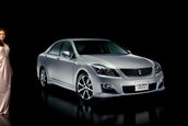 Toyota Crown Royal Saloon si Athlete