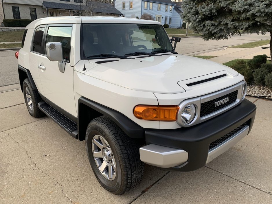 Toyota FJ Cruiser cu 101 kilometri la bord