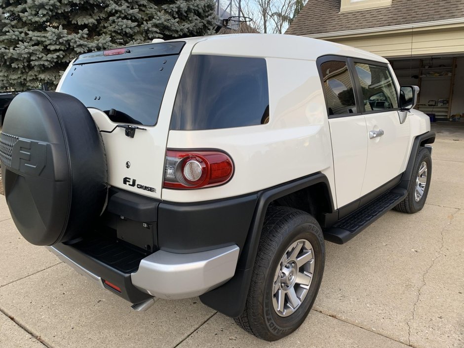 Toyota FJ Cruiser cu 101 kilometri la bord