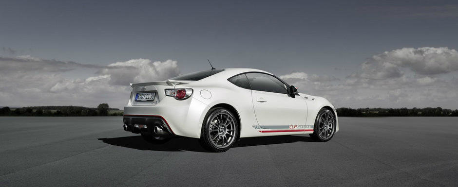 Toyota GT86 Cup Edition - Dungi, alcantara si... bilete la Nurburgring pentru doi insi