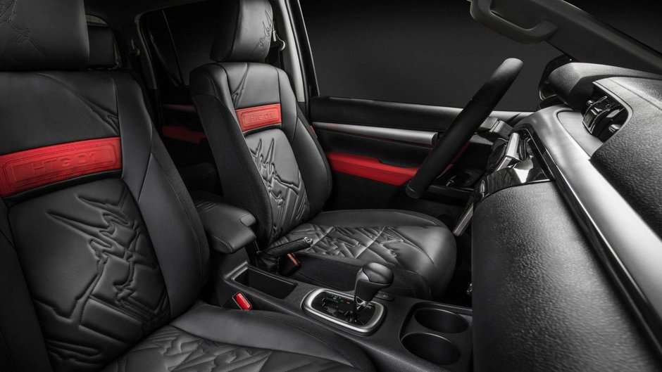 Toyota Hilux by Carlex Design