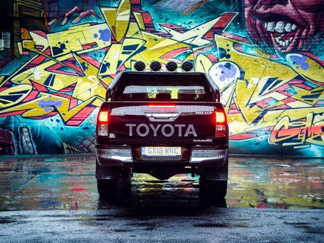 Toyota Hilux Invincible 50