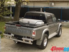 Toyota Hilux TTE tunata de WRC