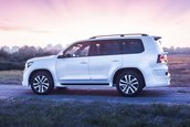 Toyota Land Cruiser cu scaune de Seria 7