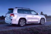 Toyota Land Cruiser cu scaune de Seria 7