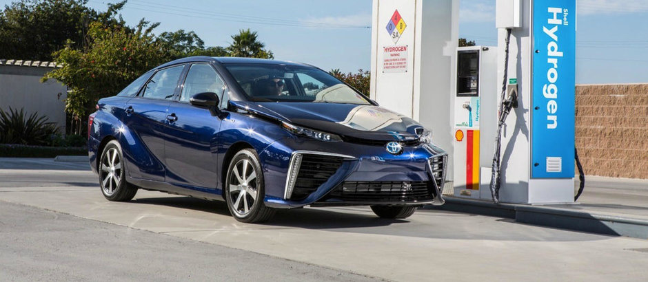 Toyota Mirai 2015, primul automobil vandut la scara larga pe hidrogen Toyota Mirai 2015, primul automobil vandut la scara larga pe hidrogen
