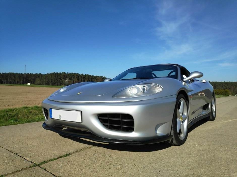 Toyota MR2 transformata in Ferrari 360 Spider