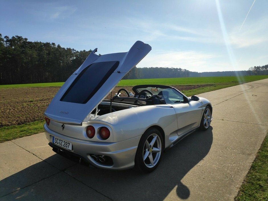 Toyota MR2 transformata in Ferrari 360 Spider