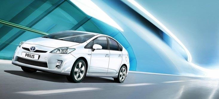 Toyota Prius este de 12 luni cel mai bine vandut model din Japonia