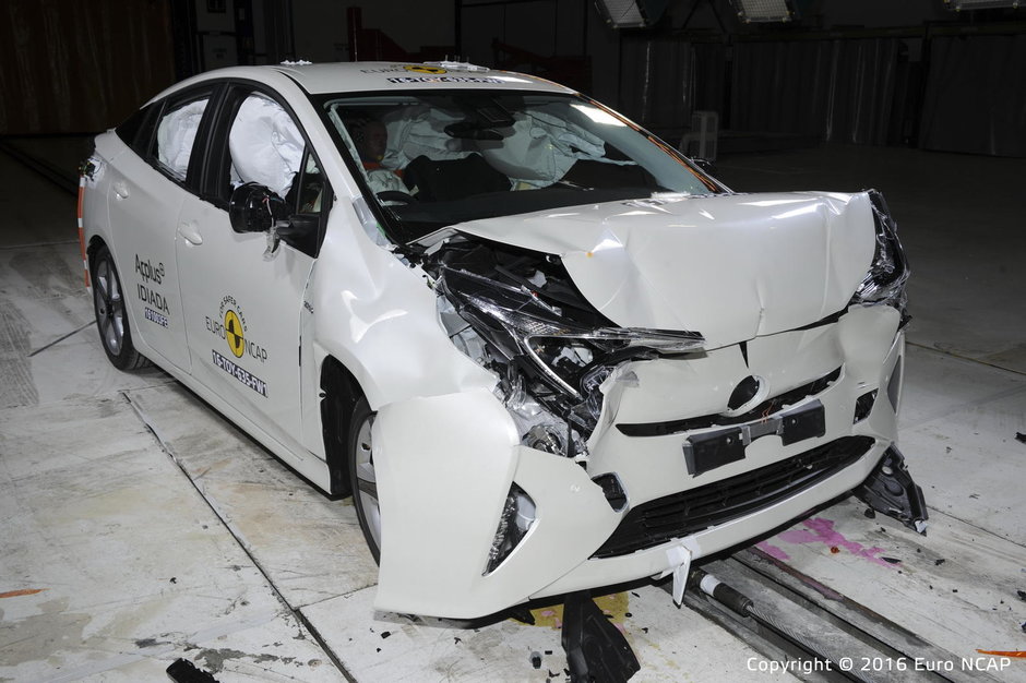 Toyota Prius, Hyundai Ioniq si Volkswagen Tiguan testate la Euro NCAP