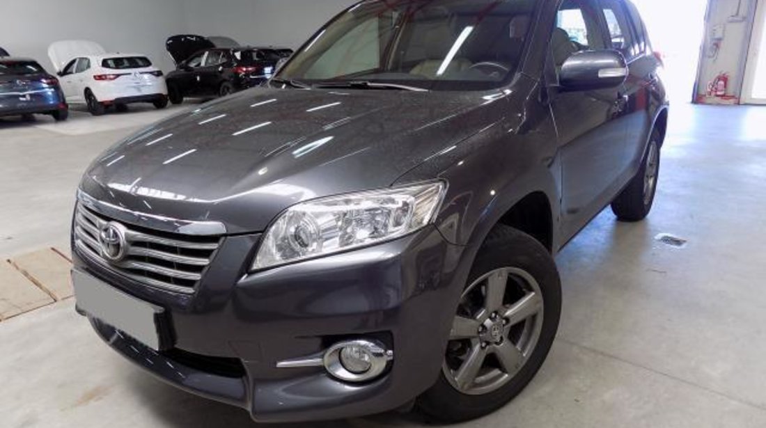 Toyota RAV-4 Luxury 2.2 D-4D 150 CP M6 AWD 2012