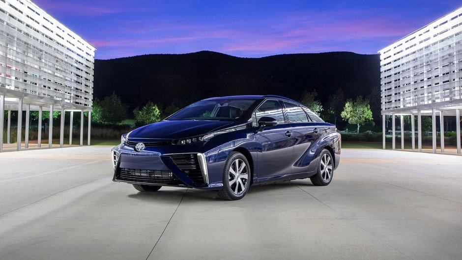 Toyota se pregateste sa lanseze in 2019 o noua masina de familie pe hidrogen Toyota se pregateste sa lanseze in 2019 o noua masina de familie pe hidrogen