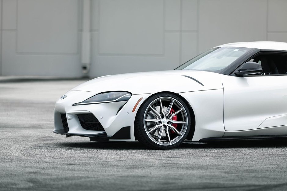 Toyota Supra cu jante Vossen