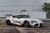 Toyota Supra cu kit widebody de la Rocket Bunny