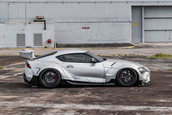 Toyota Supra cu kit widebody de la Rocket Bunny