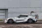 Toyota Supra cu kit widebody de la Rocket Bunny