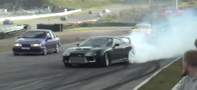 Toyota Supra de 1000 cp - o masina care stie sa ia si curbe! Toyota Supra de 1000 cp - o masina care stie sa ia si curbe!