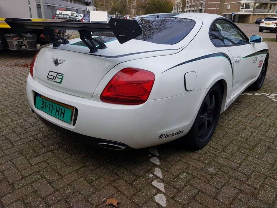 Toyota Supra transformata in Bentley