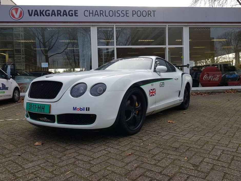 Toyota Supra transformata in Bentley