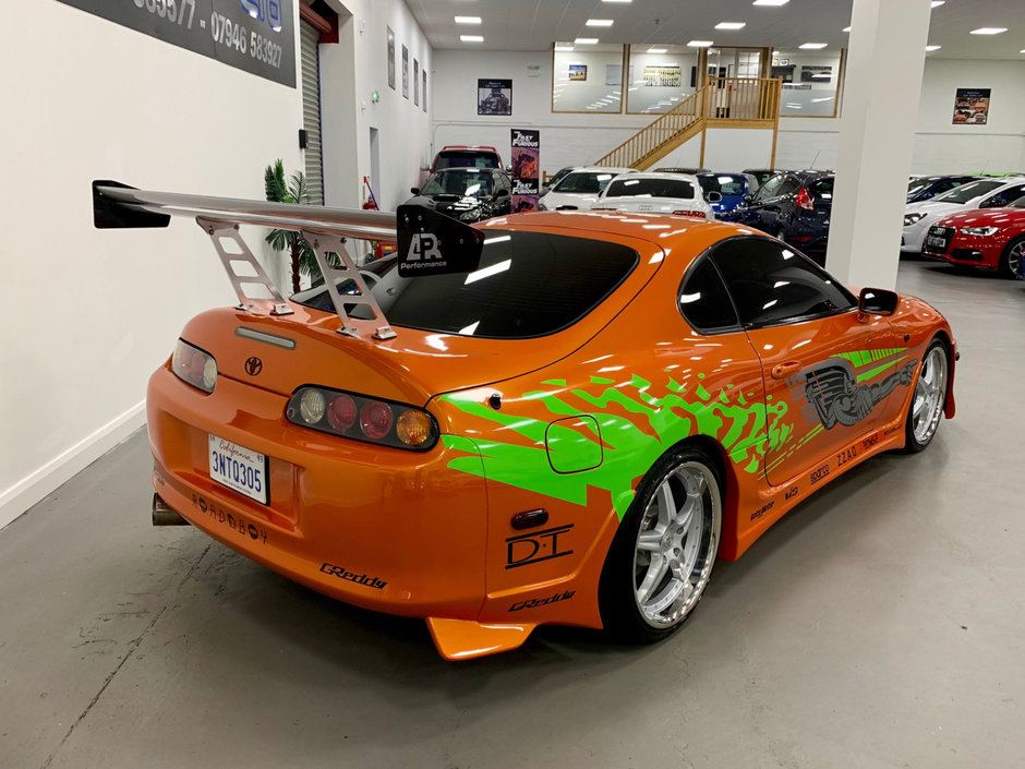 Toyota Supra tunata ca-n Fast and Furious