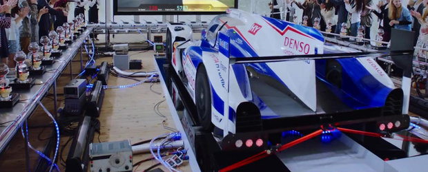 Toyota TS040 Hybrid intra in bucatarie si gateste pentru 171 de persoane