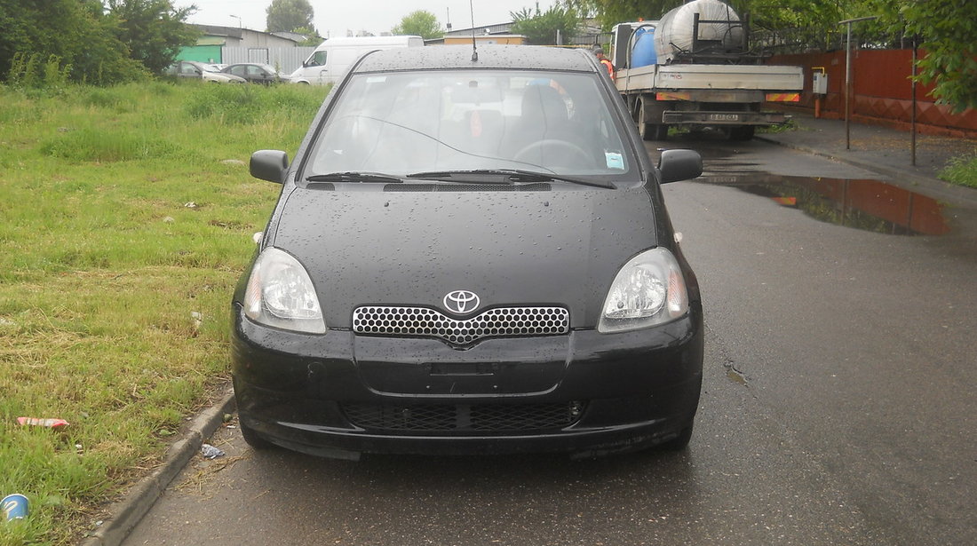 Toyota Yaris 1.0 benzina 2001