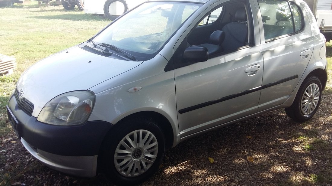 Toyota Yaris 1.0 VVT-i cu AC 2002