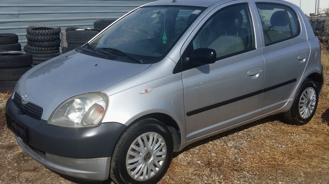 Toyota Yaris 1.0 VVT-i cu AC 2002