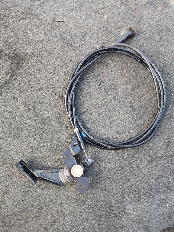TR1120 MANETA DESCHIDERE USITA REZERVOR + SUFA NISSAN TERRANO II 2 1998 - - 2006
