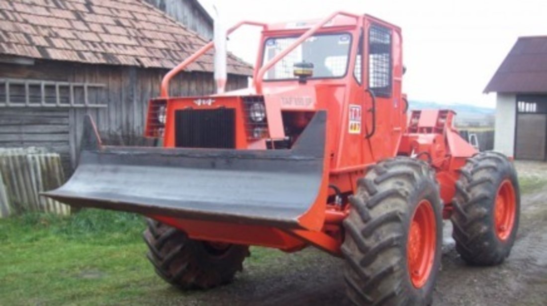 Tractor articulat forestier 657