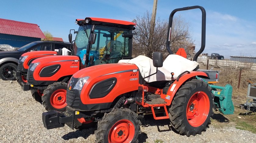 Tractor nou, 4x4 de 35CP, Kioti CK3510M cu plug 3 brazde inclus