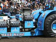 Tractor Pulling