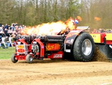 Tractor Pulling